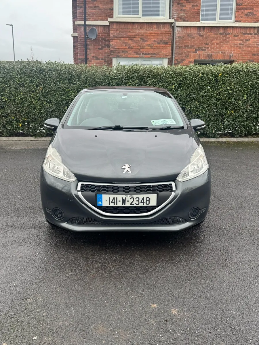 Peugeot 208 1.2 Petrol *low mileage* - Image 2