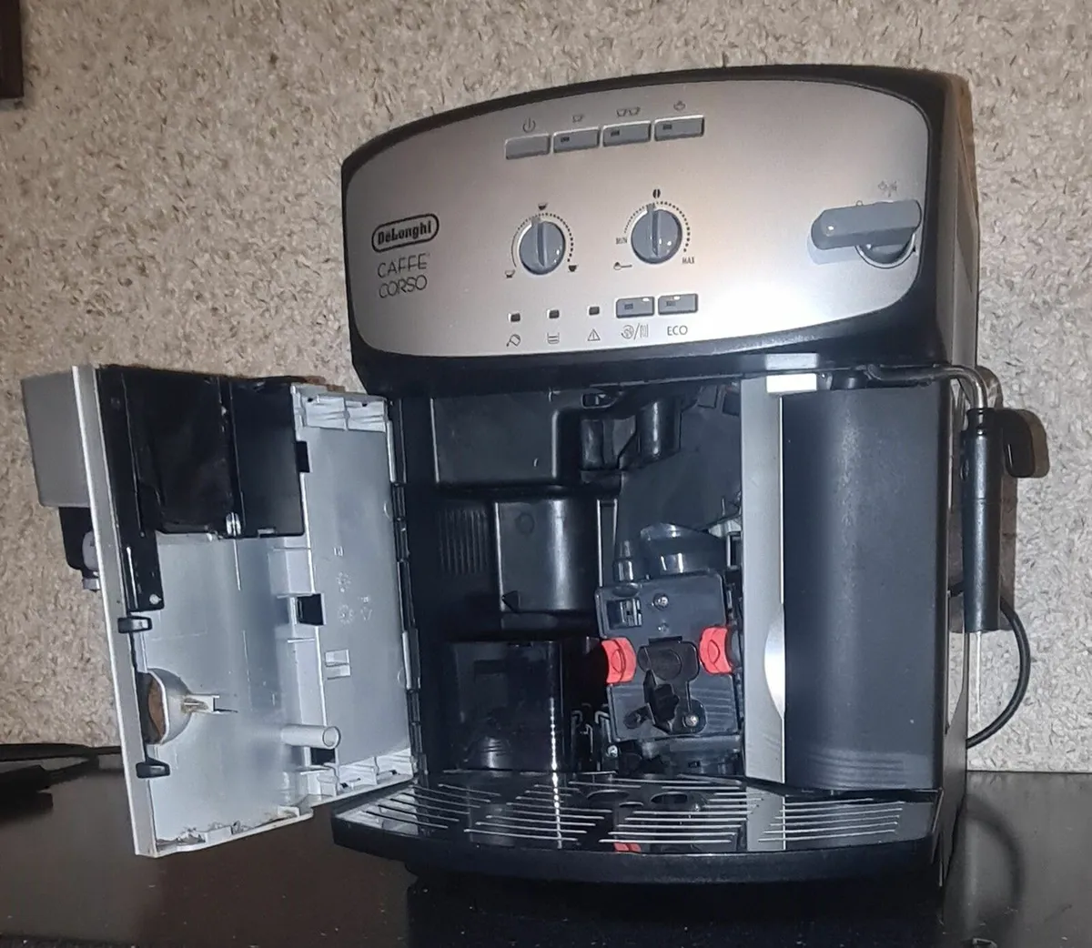 DeLonghi Bean to Cup Coffee Machine - Image 2