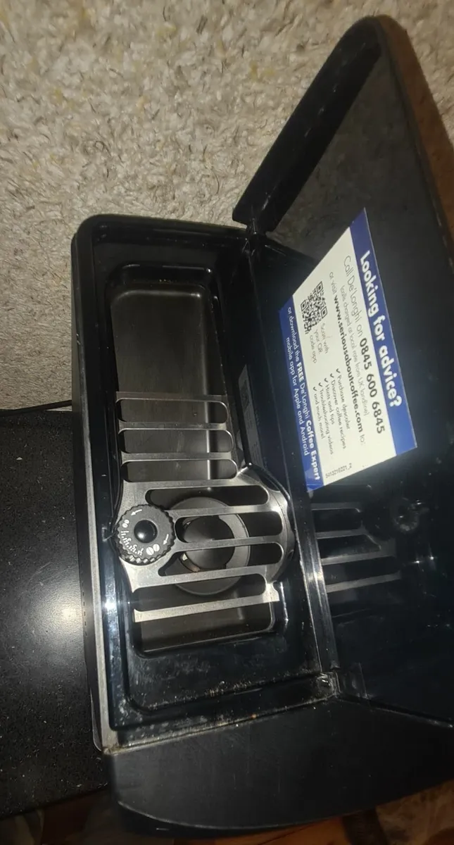 DeLonghi Bean to Cup Coffee Machine - Image 4