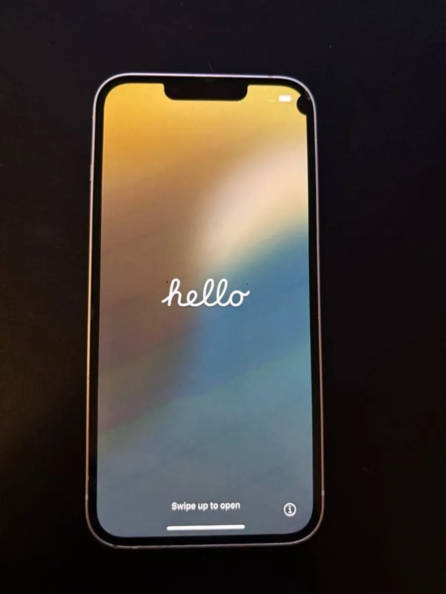 iPhone 13 in pink 128GB - Image 1