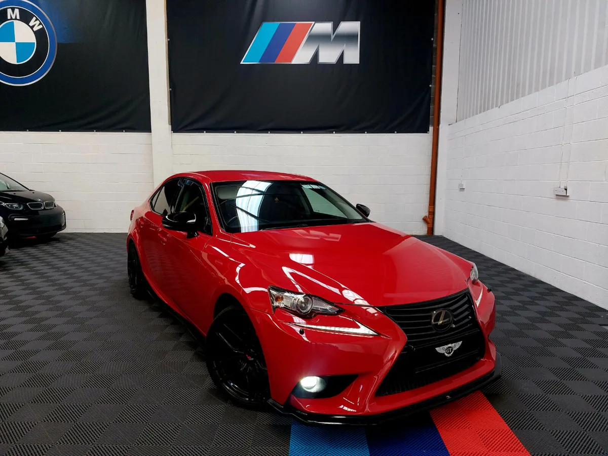 162 IS 300 H SPORT (STUNNING CONDITION) - Image 1