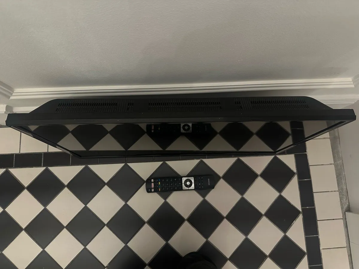 32inch walker tv - Image 2