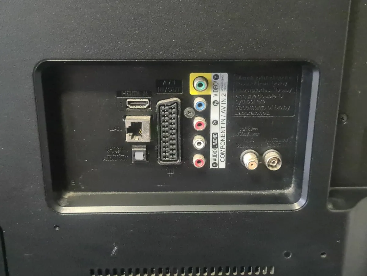 LG 42LN540V – 42″ Freeview HD LED TV (Full HD / 10 - Image 3