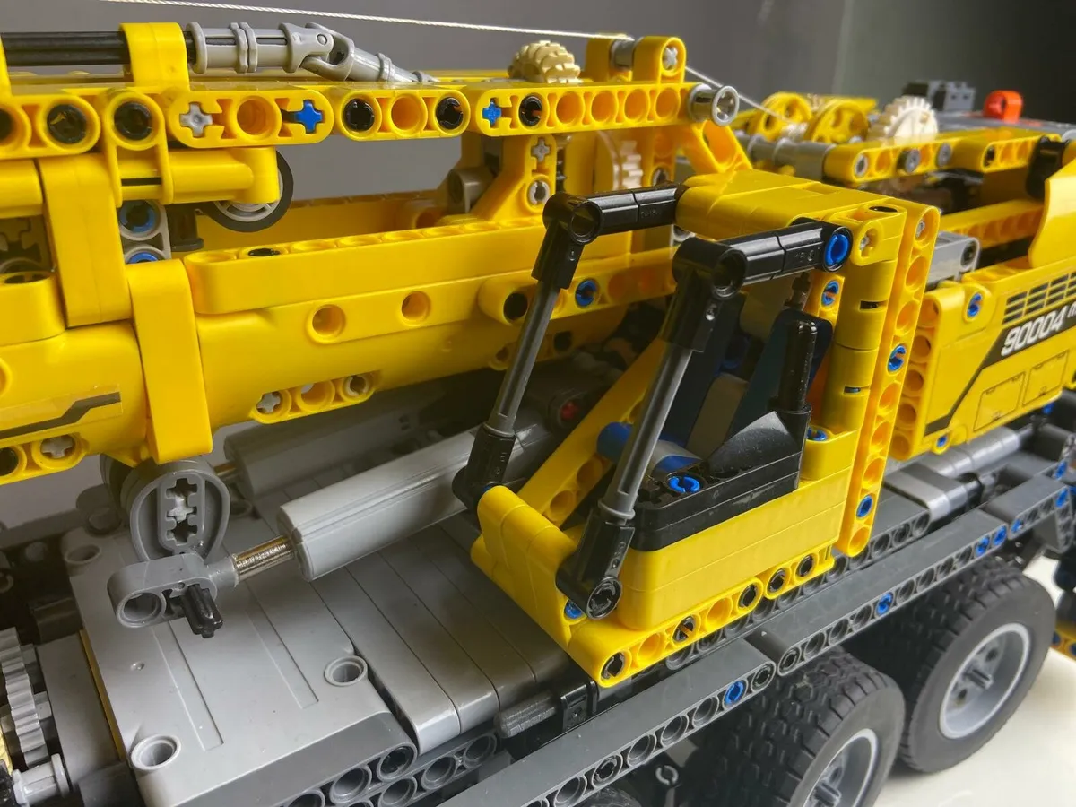 Toy Crane – Room Decor & Play - Image 3