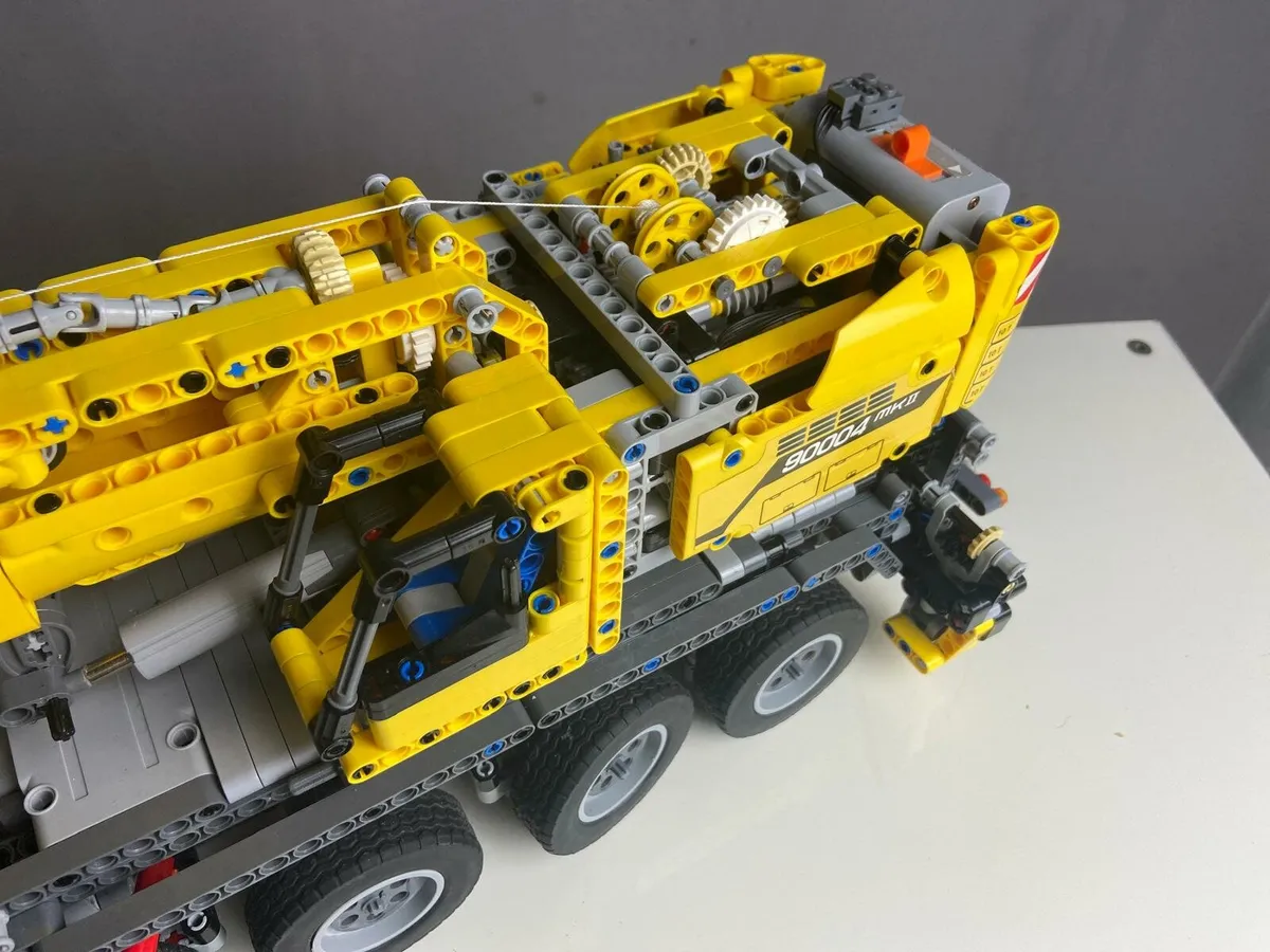 Toy Crane – Room Decor & Play - Image 4