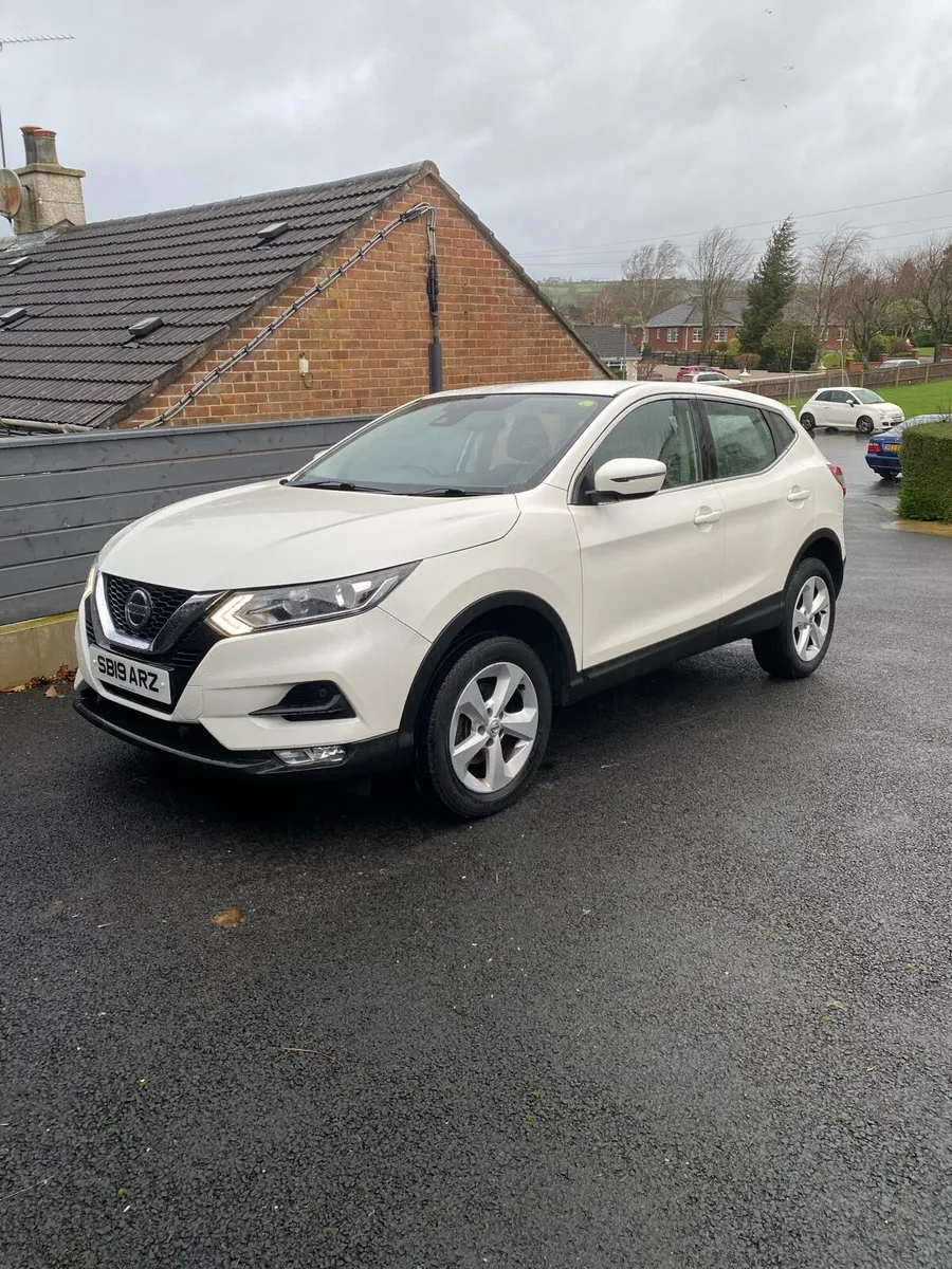 2019 Nissan Qashqai Acenta Premium - Image 2