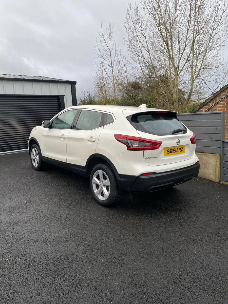 2019 Nissan Qashqai Acenta Premium - Image 3