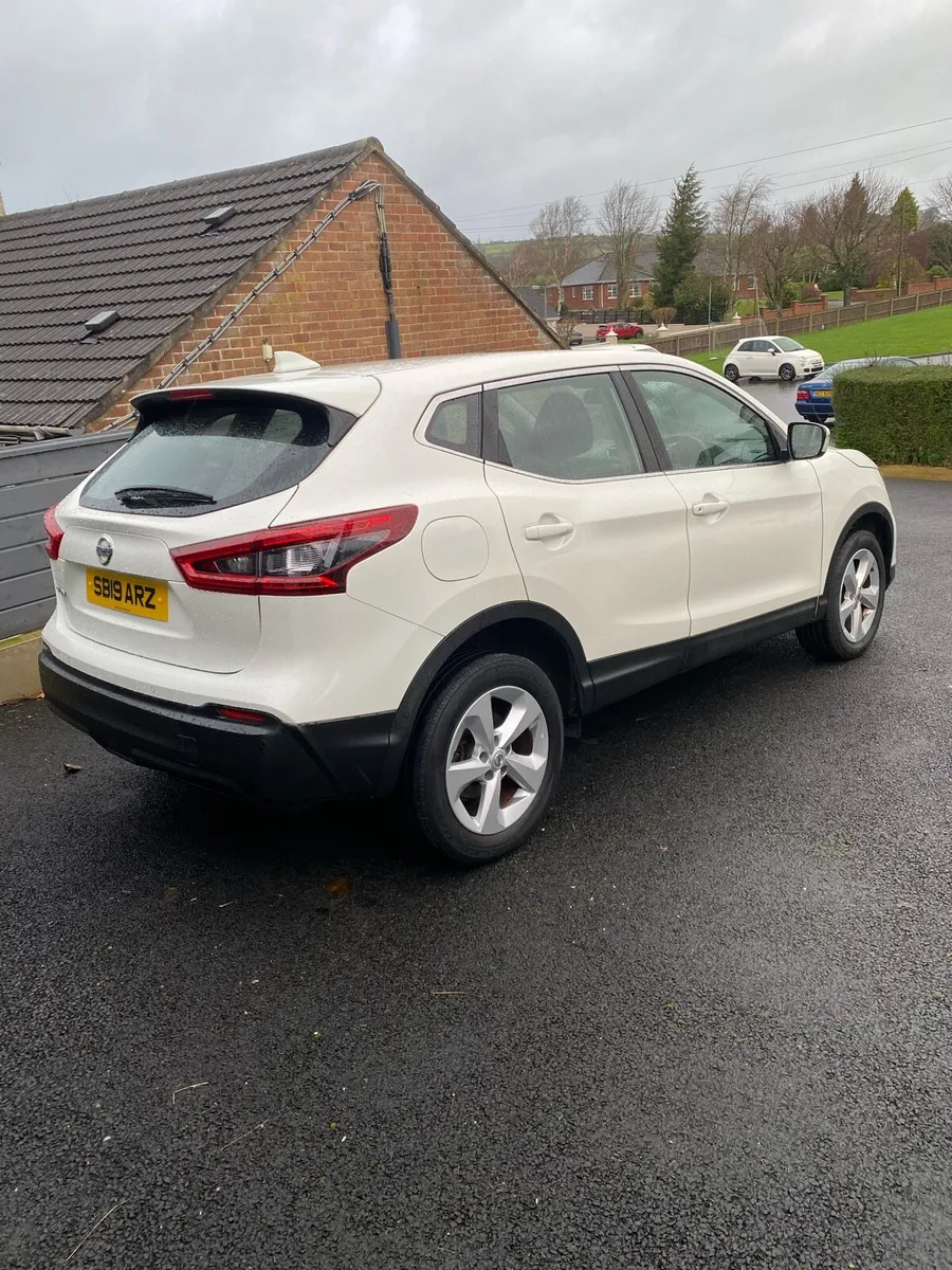 2019 Nissan Qashqai Acenta Premium - Image 4