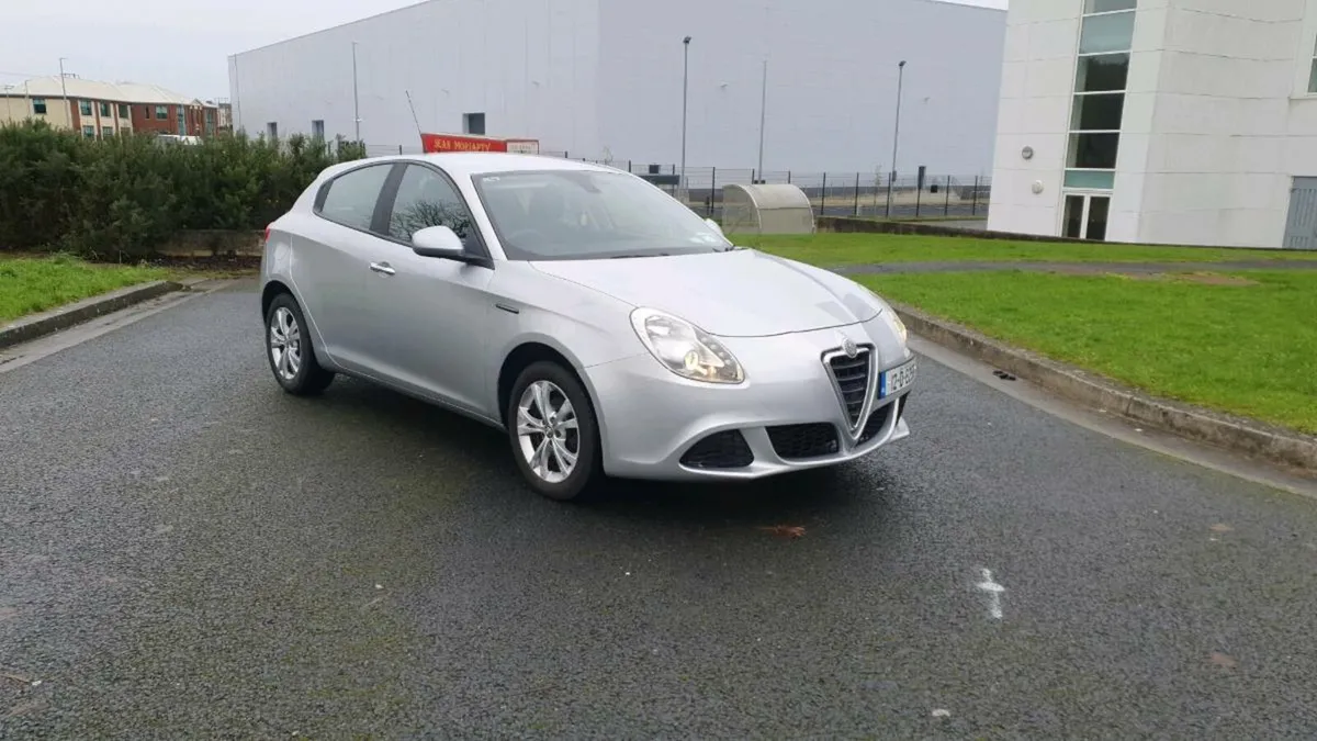 Alfa Romeo Giulietta 1.4L Low Km's - Image 2