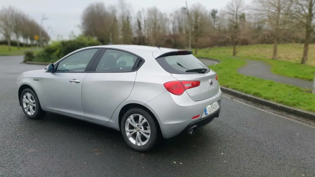 Alfa Romeo Giulietta 1.4L Low Km's - Image 3