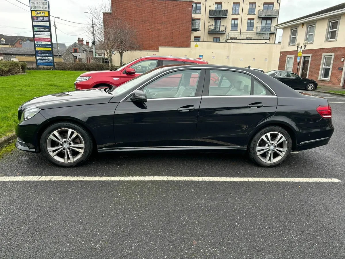Mercedes-Benz E-Class 2014 - Image 4