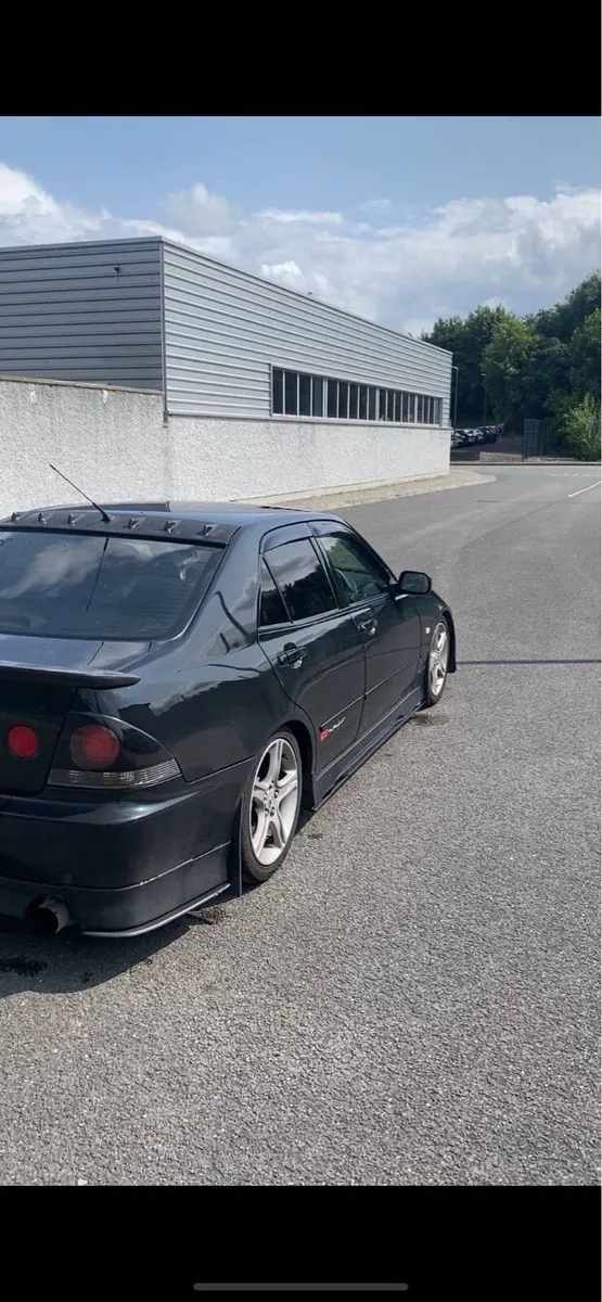 Lexus IS 200 - Image 3