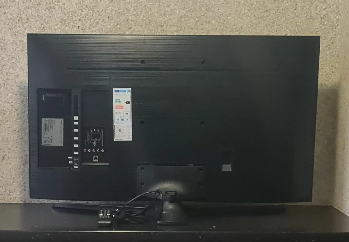 Samsung UE43RU7470U – 43″ 4K UHD Smart LED TV - Image 2