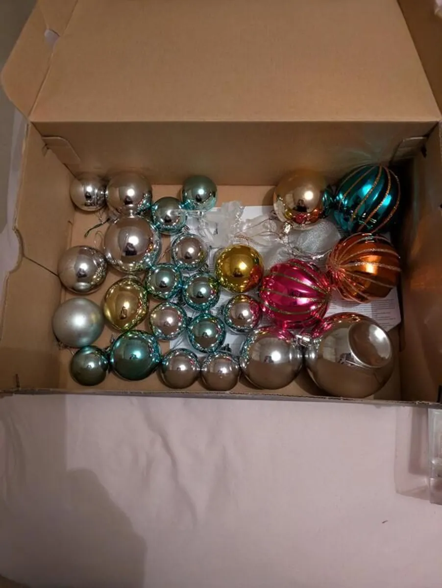 Christmas Decorations - Image 2