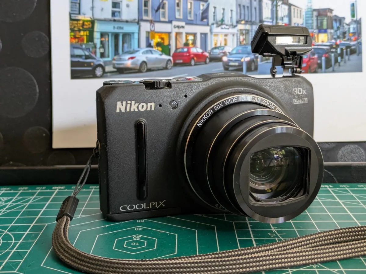 Nikon Coolpix S9700 16MP digital compact📸30x zoom - Image 2