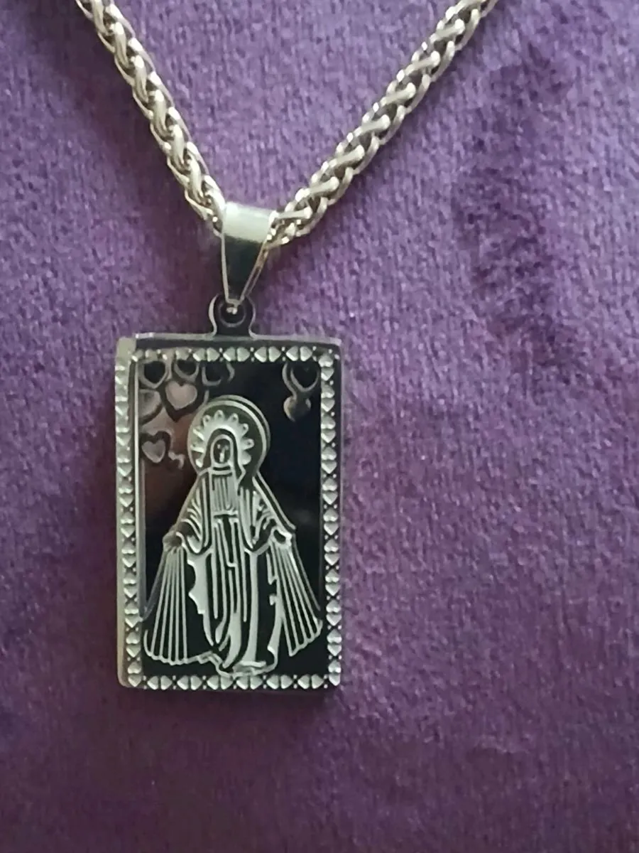 Our lady of Guadalupe pendant and chain gold plate - Image 2