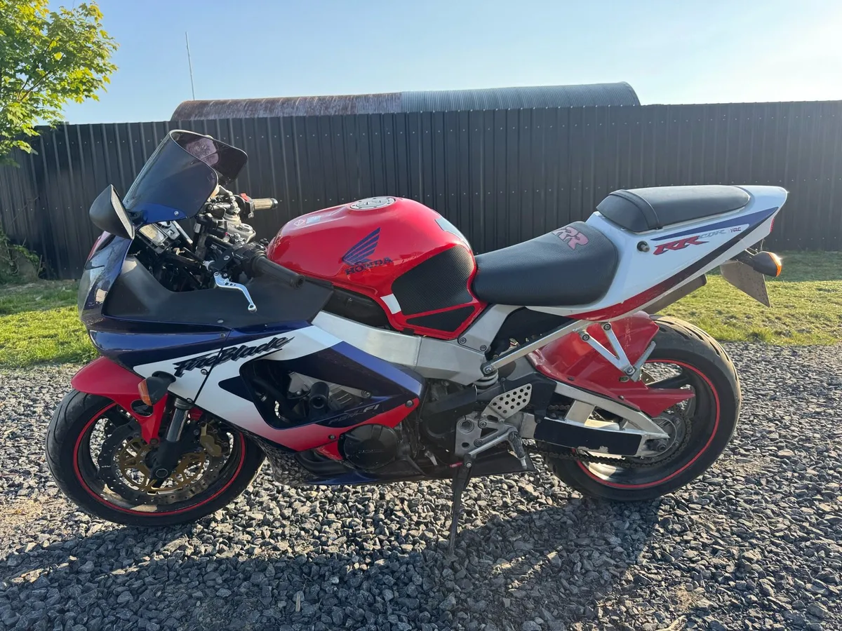 Honda Fireblade 929 CBR Motorbike - Image 3