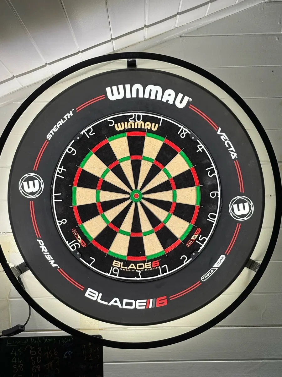 Winmau Blade 6 Dartboard Surround Bundle - Image 1