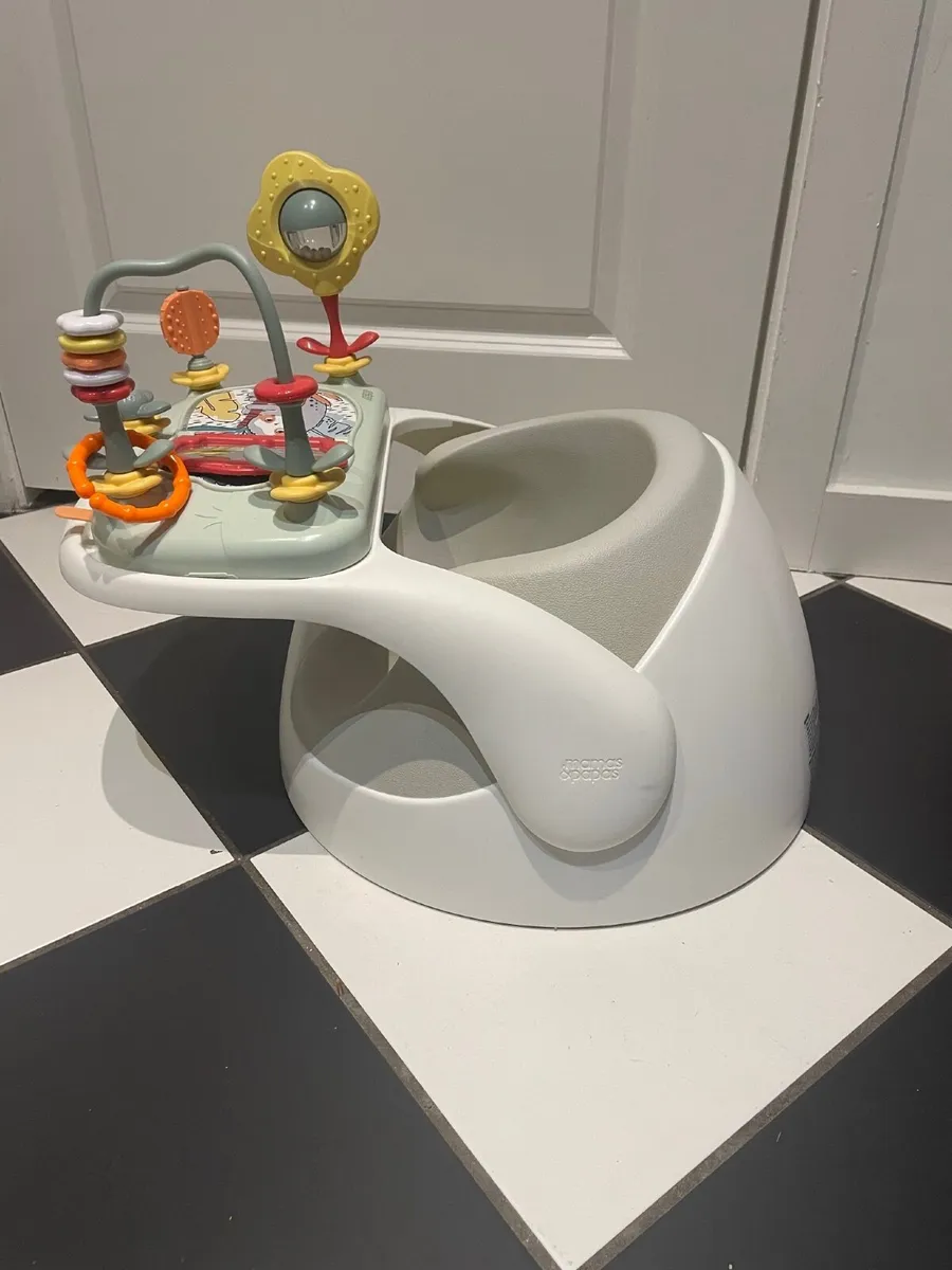 Baby Floor Seat with Detachable Play Tray - Image 1
