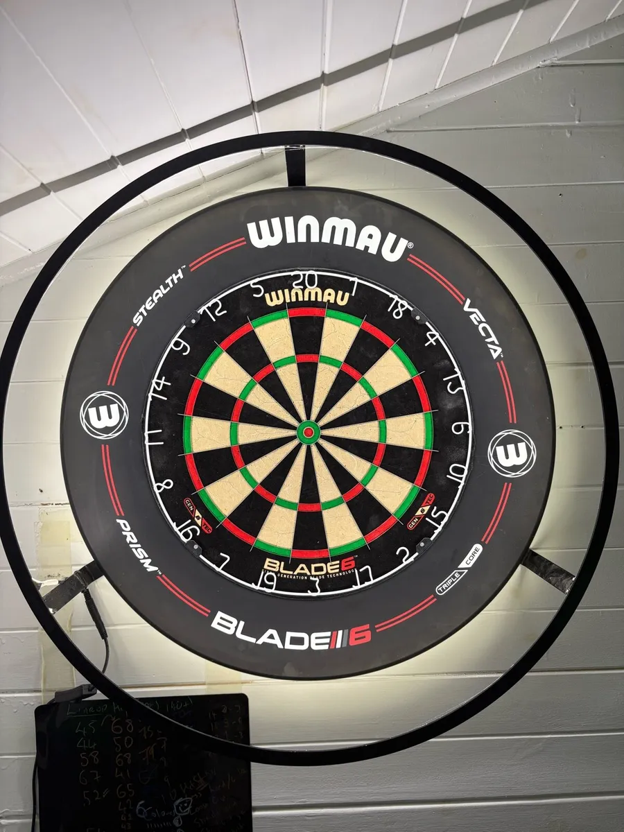 Winmau Blade 6 Dartboard Surround Bundle - Image 3