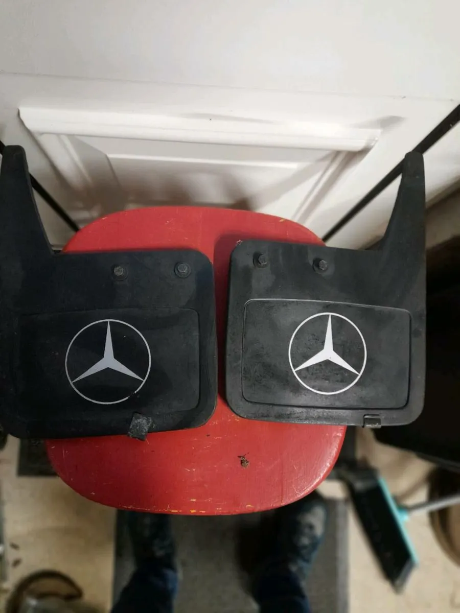 Pair mud flaps - Image 1