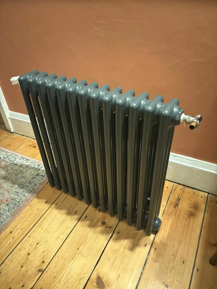 4-Column Milano Windsor Style Radiator - NAVY - Image 1