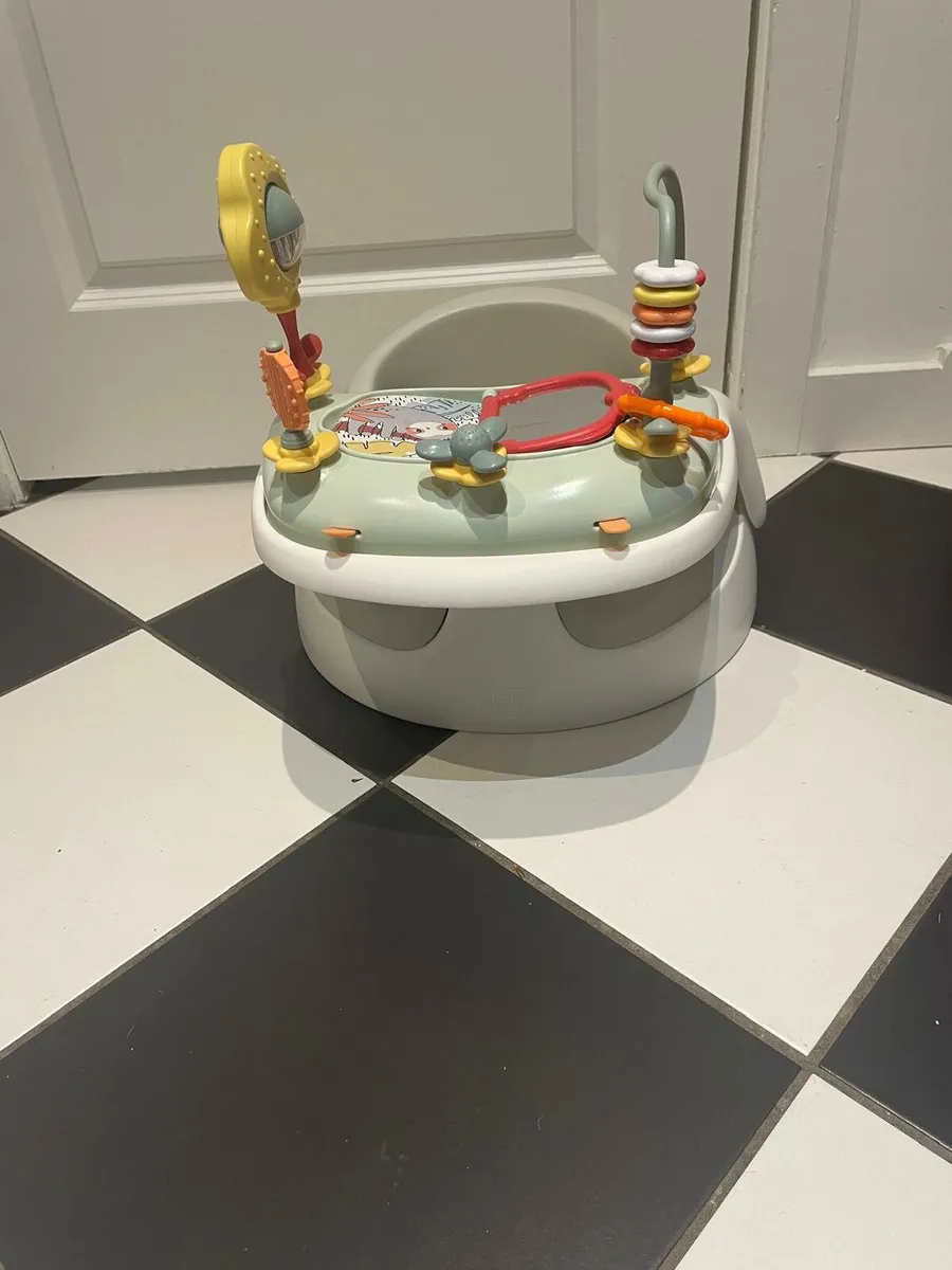 Baby Floor Seat with Detachable Play Tray - Image 4