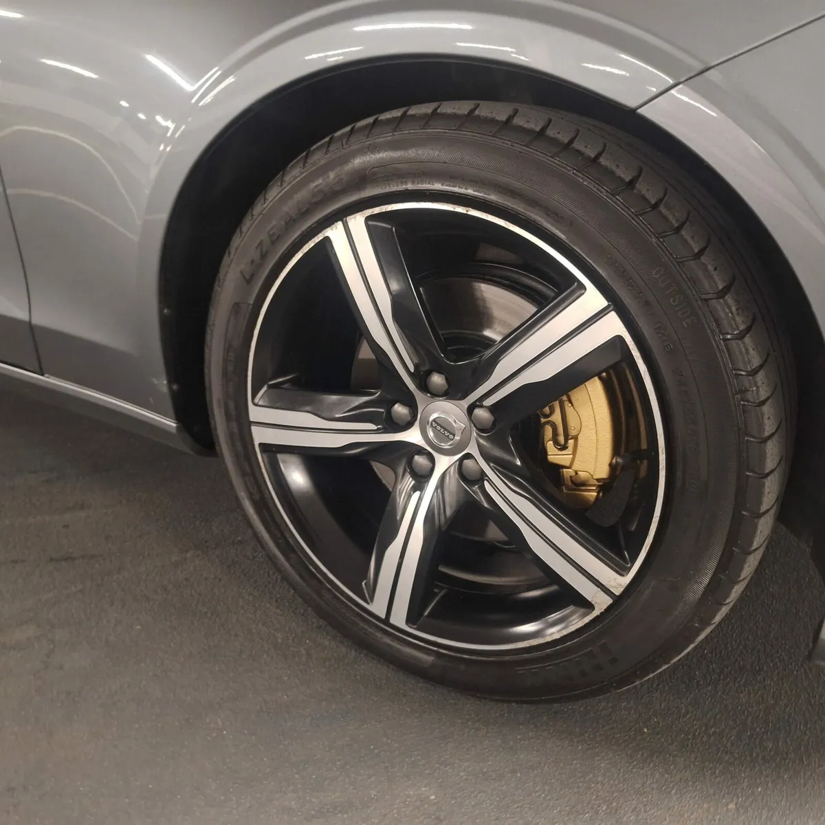 VOLVO S90 R DESIGN - Image 4