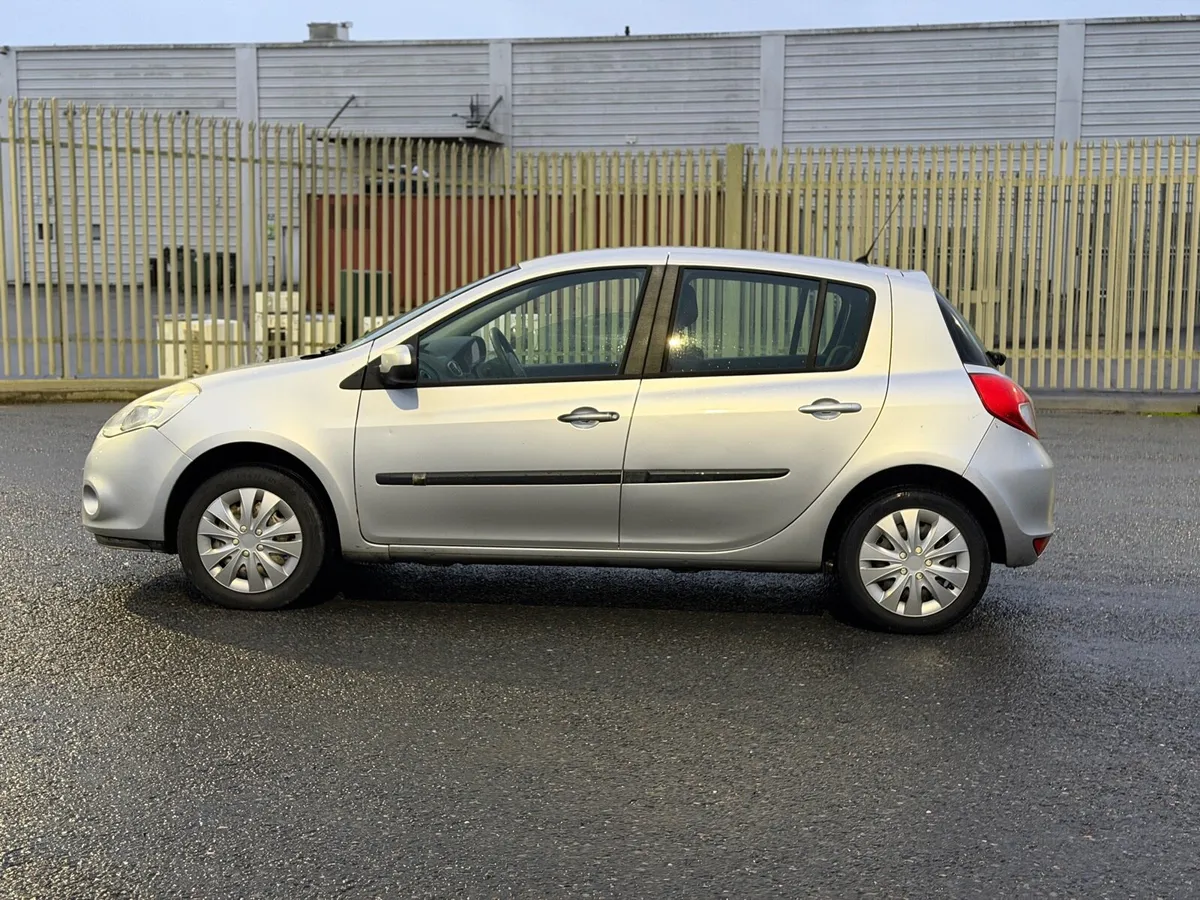 Renault Clio NCT 10/26 LOW KM - Image 4