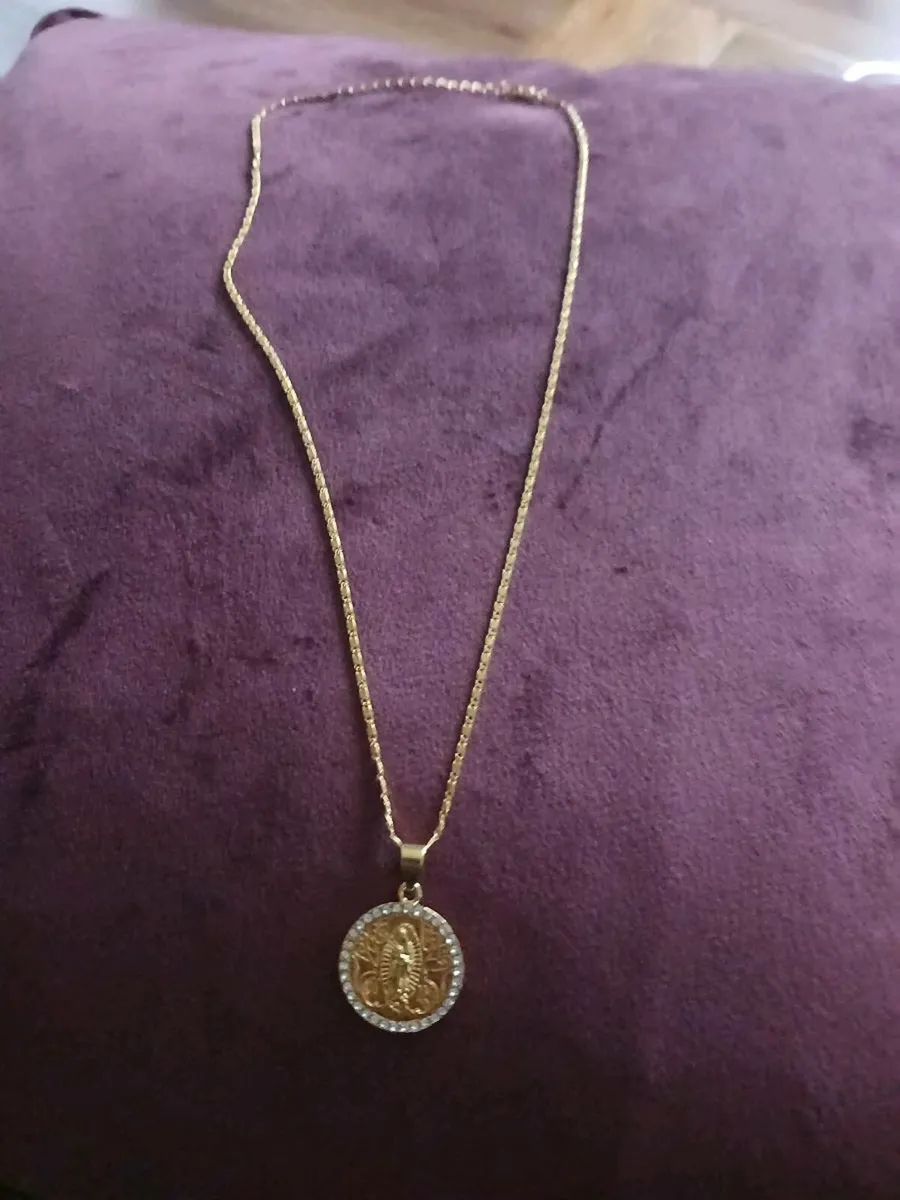 Our lady of Guadalupe pendant&chain 18kgold plated - Image 1