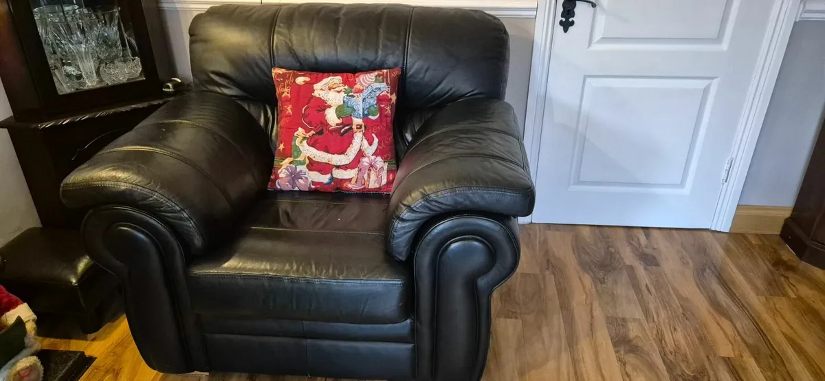 Italian leather super comfy chair - Image 1