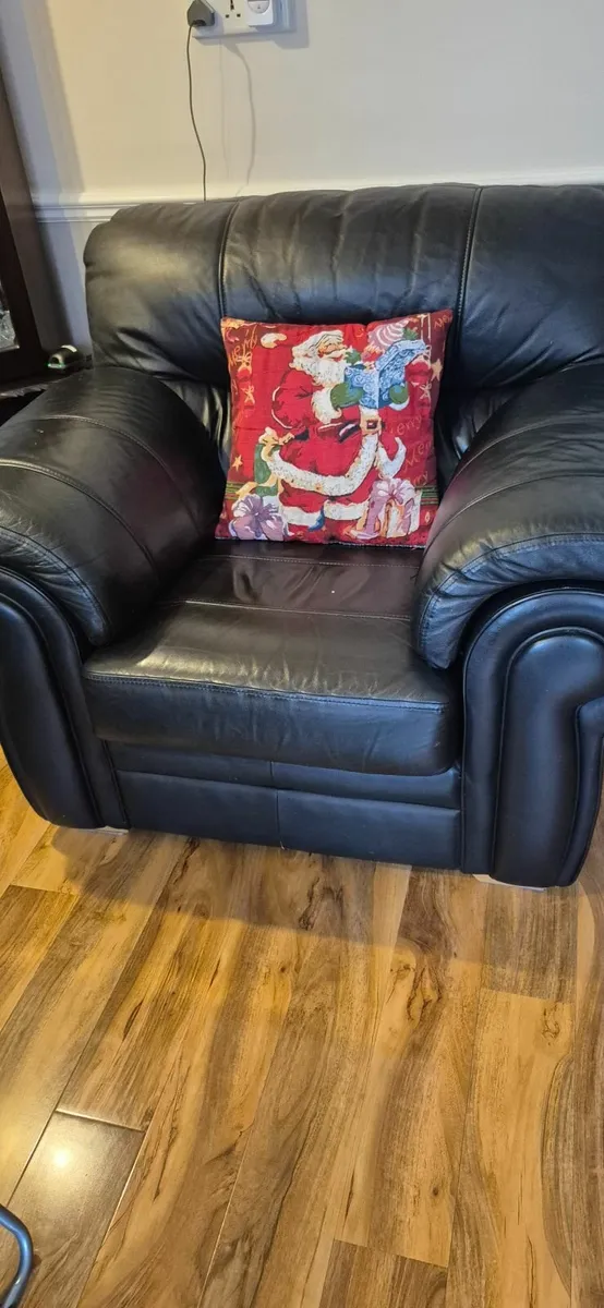 Italian leather super comfy chair - Image 2