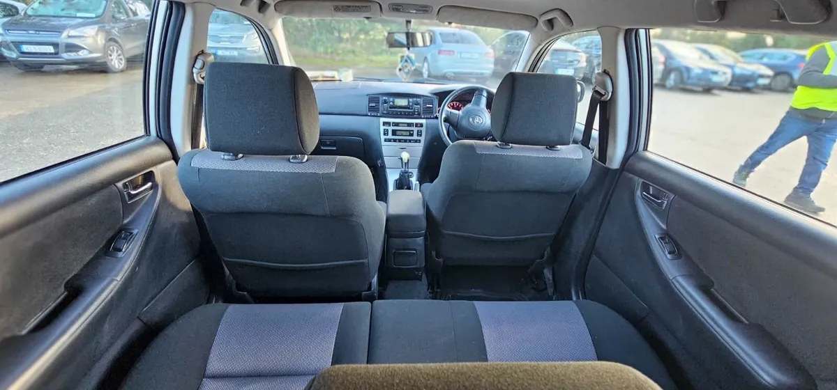 Toyota Corolla 2007 - Image 2