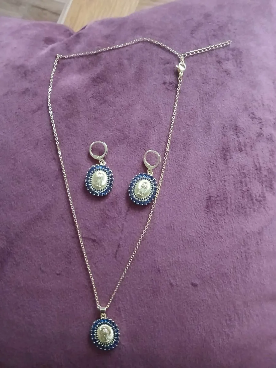 Our lady of Guadalupe pendant&chain earrings - Image 1