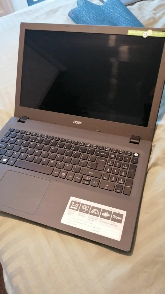 Acer E15 Laptop. New battery. Windows 10