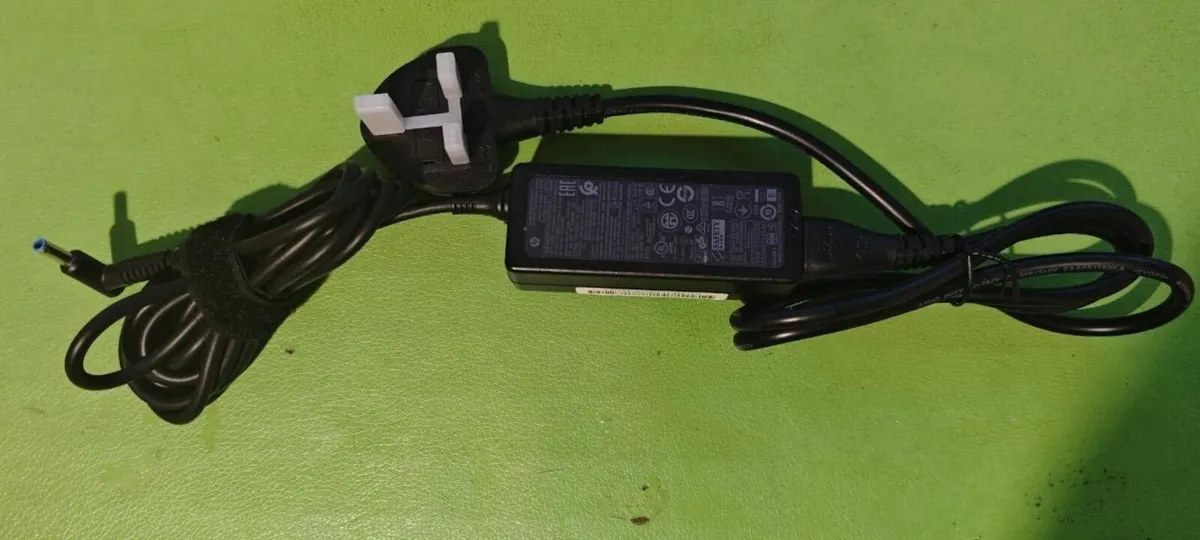 HP 45W 19.5V 2.31A Adapter Charger Power Supply - Image 1