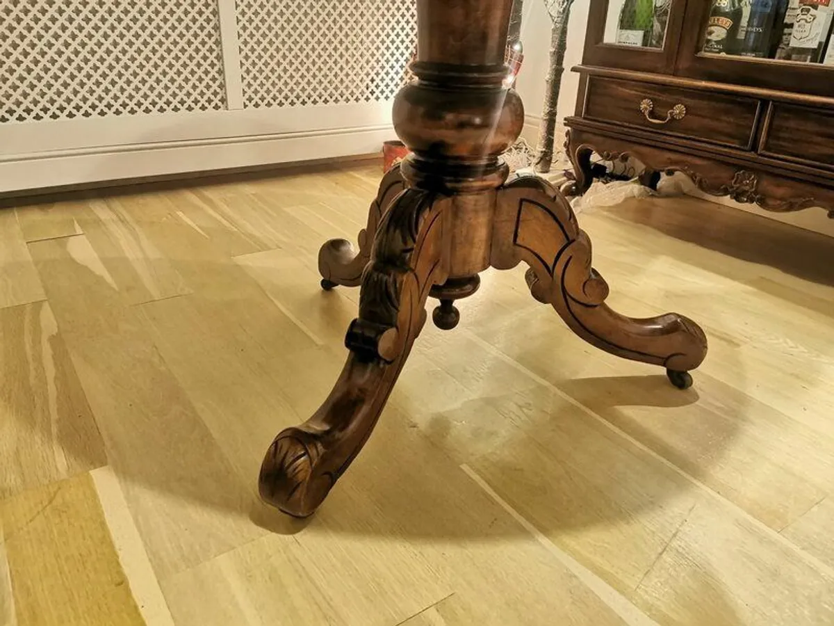 Antique victorian oval top tilt table - Image 4