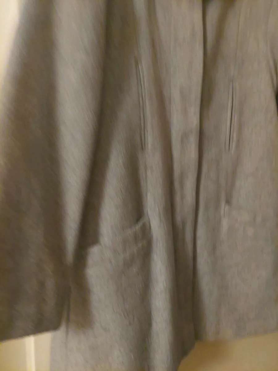 Girl's coat - Image 2