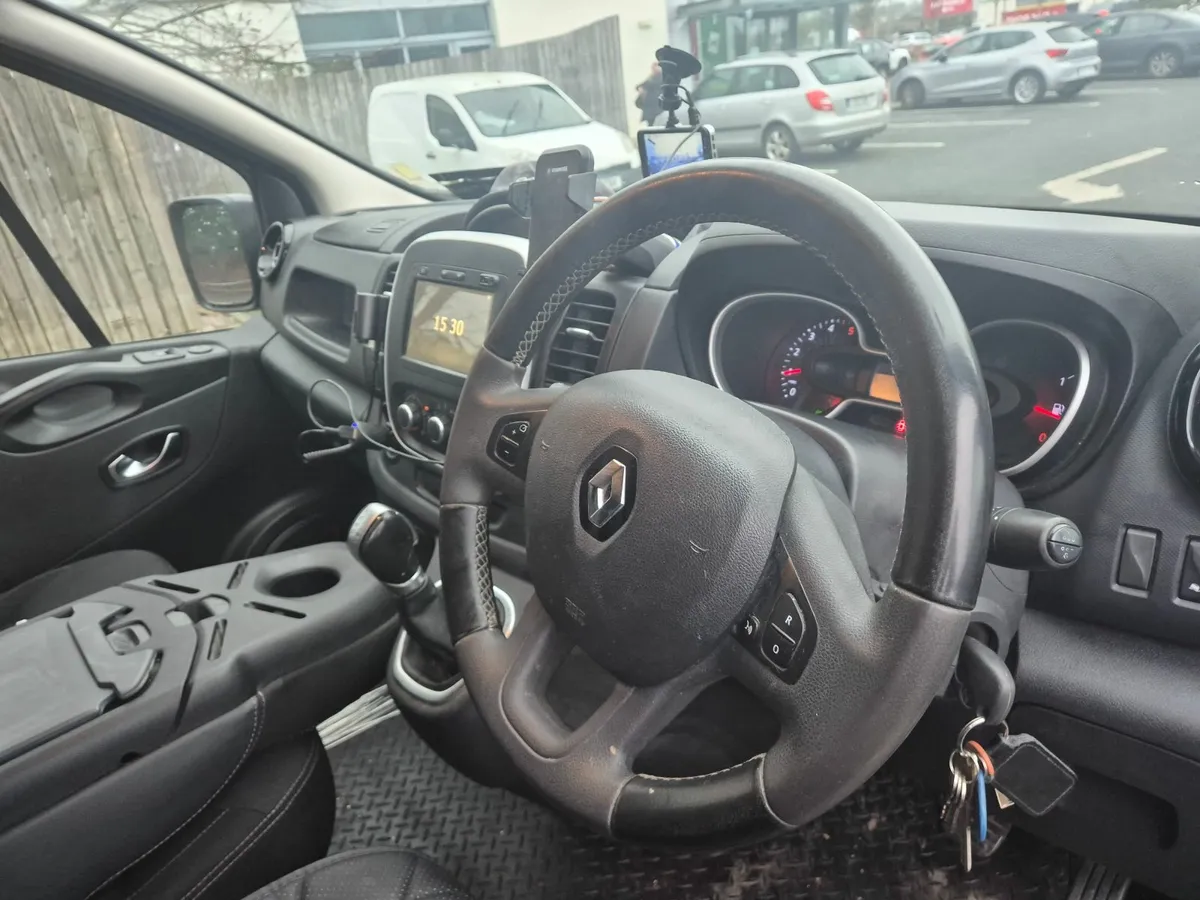 Renault Trafic 2021 170hp Automatic - Image 2