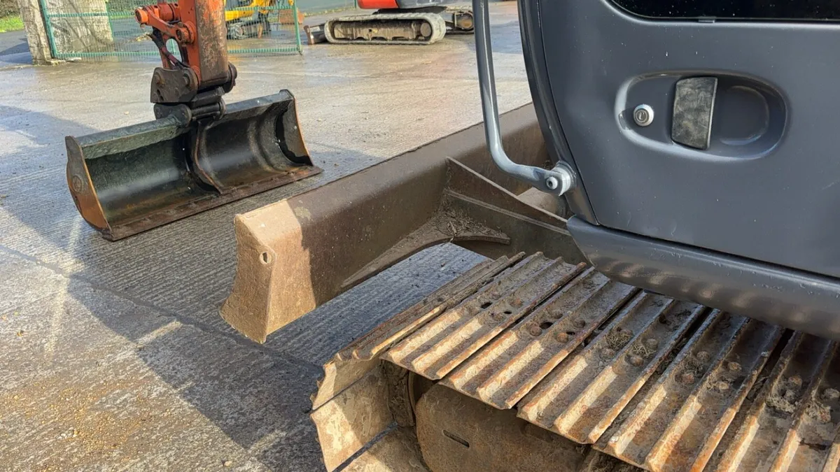 Hitachi zx 70 - Image 3