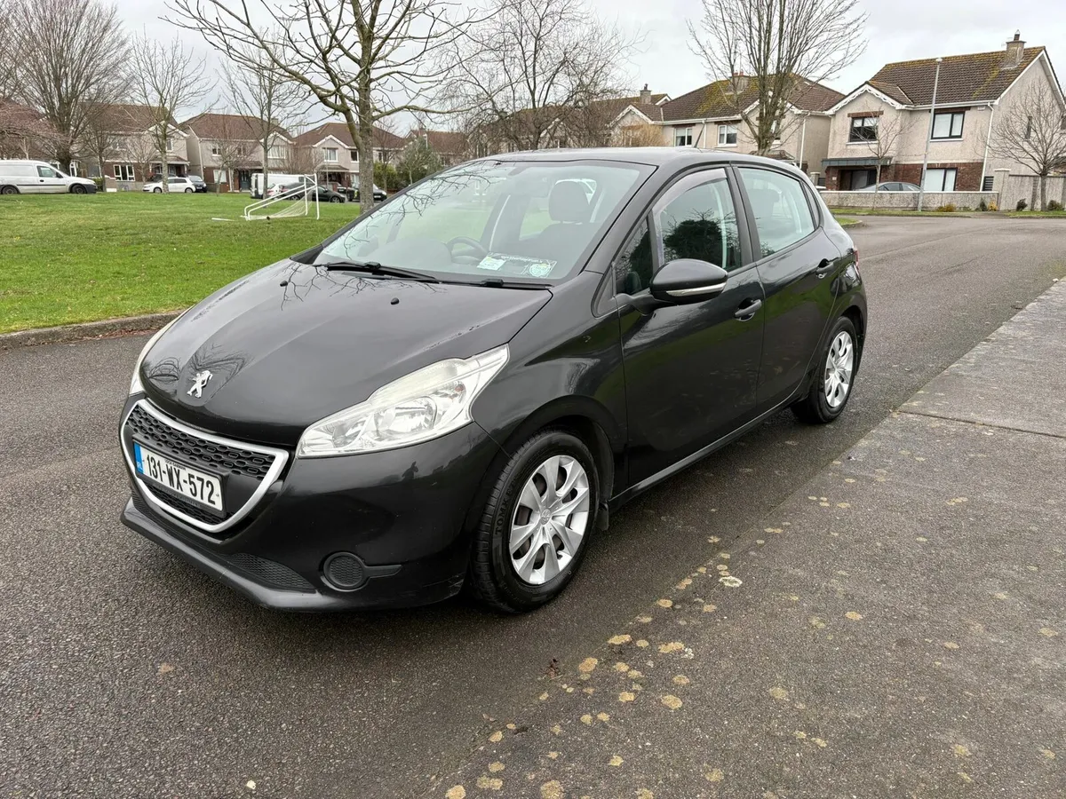 Peugeot 208 active - Image 1