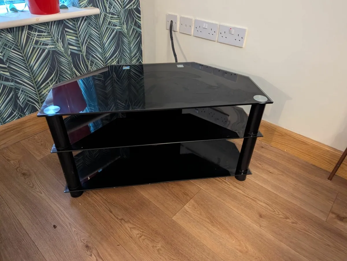 Television stand - Image 1