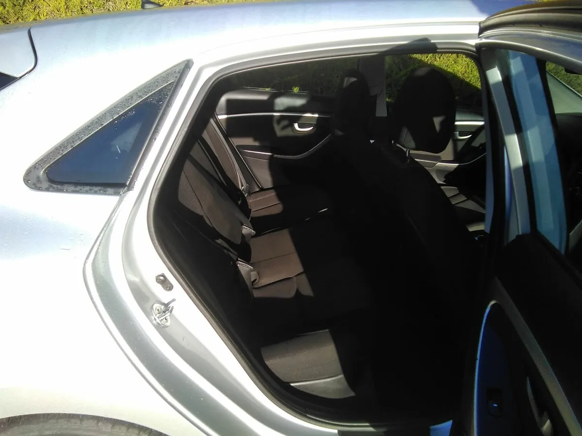 Hyundai i30 2015 - Image 2