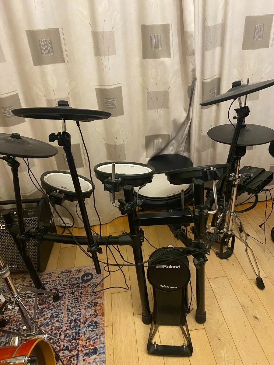 Drum Kit Roland td17KVX2 (+ Roland pm100 drum amp) - Image 1
