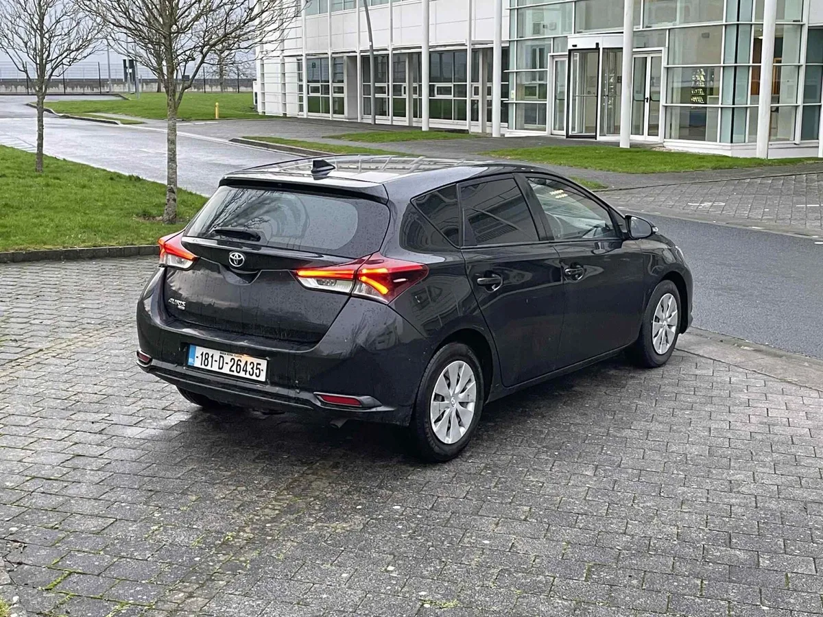 2018 Toyota auris tax 06/26 van - Image 3