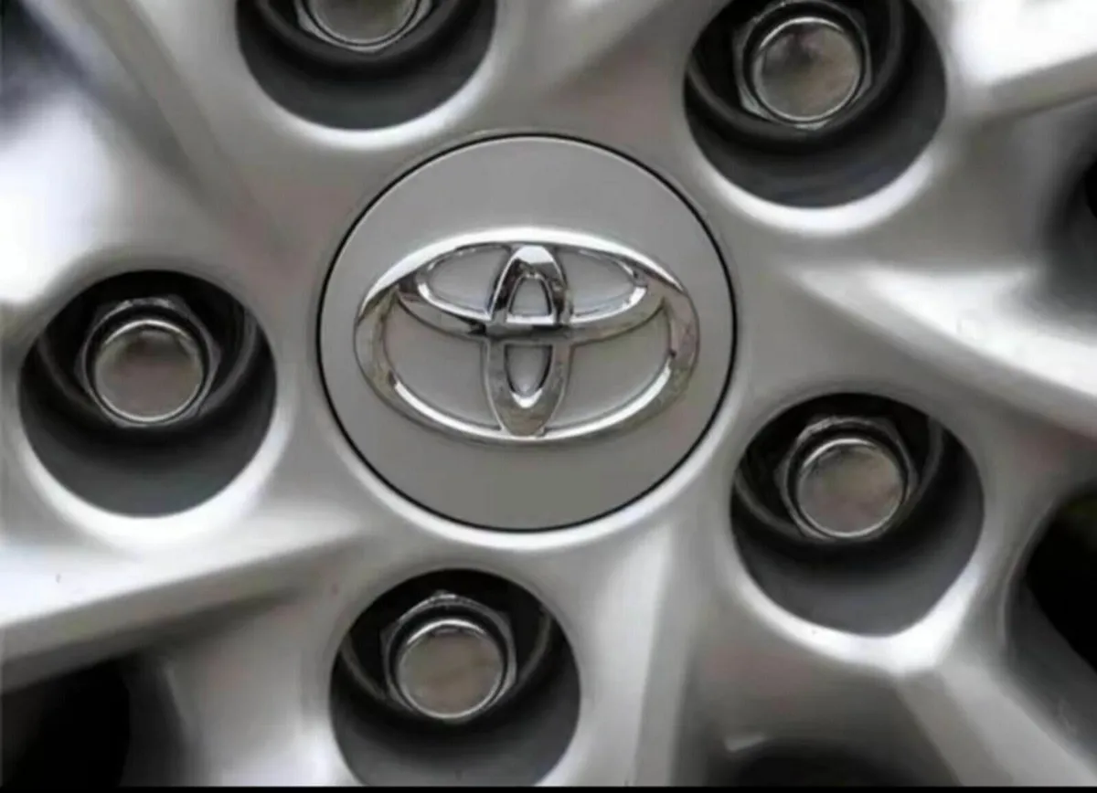 4 x Toyota Centre Caps - FREE POST - Image 3
