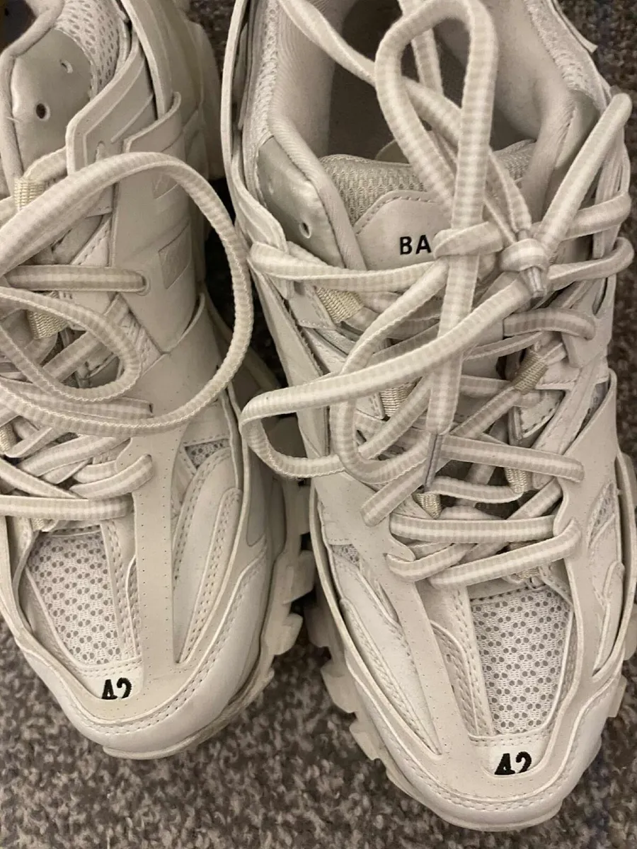 Unisex uk8 Shoes - Image 1