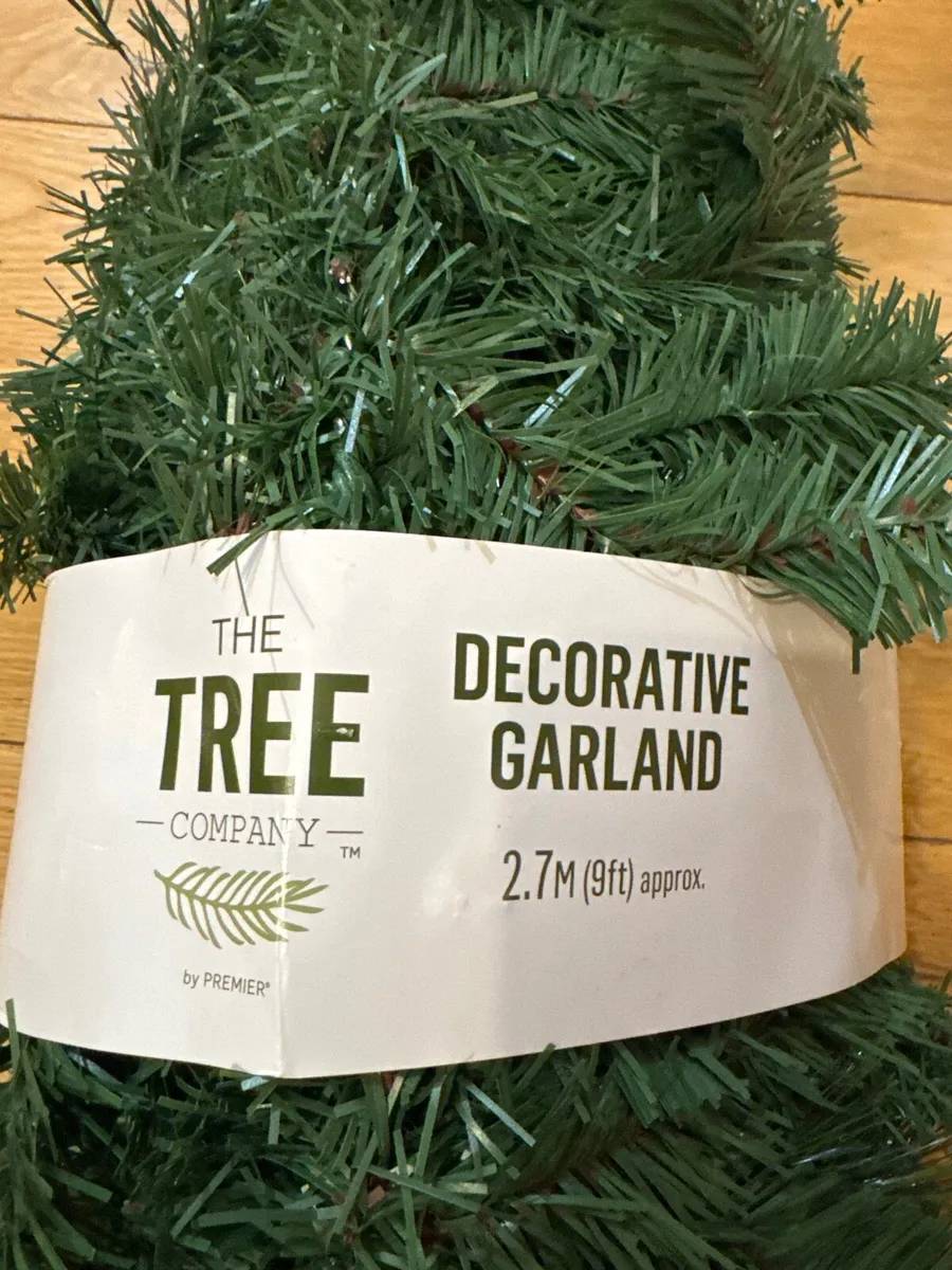 2.7m Decorative Garland - Image 1