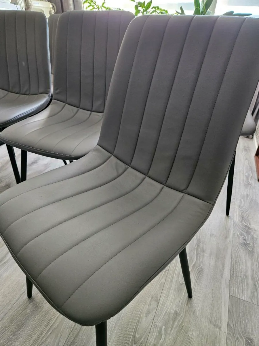 Dining chairs - Image 2