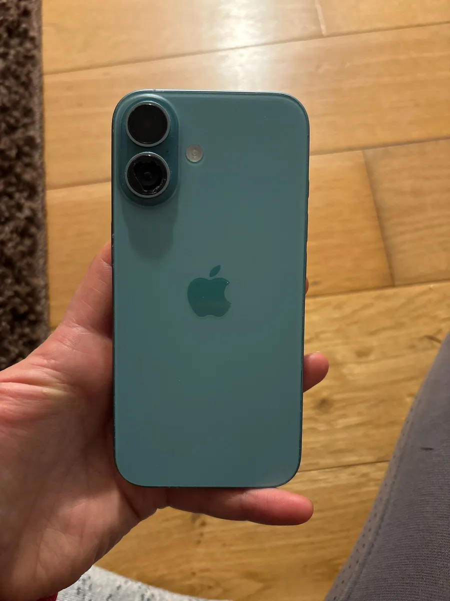 iPhone 16 - Image 2